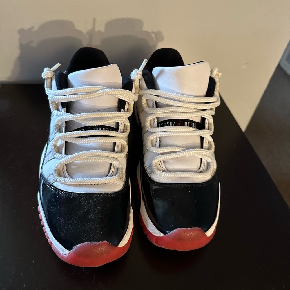 Jordan 11 lows size 8.5